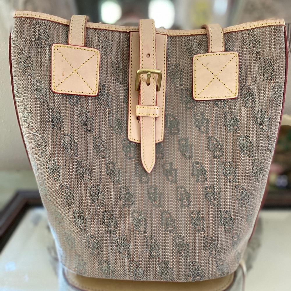 Vintage Dooney and Bourke Purse